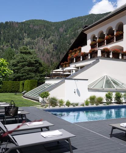 Hotel Wiesnerhof with outdoor pool