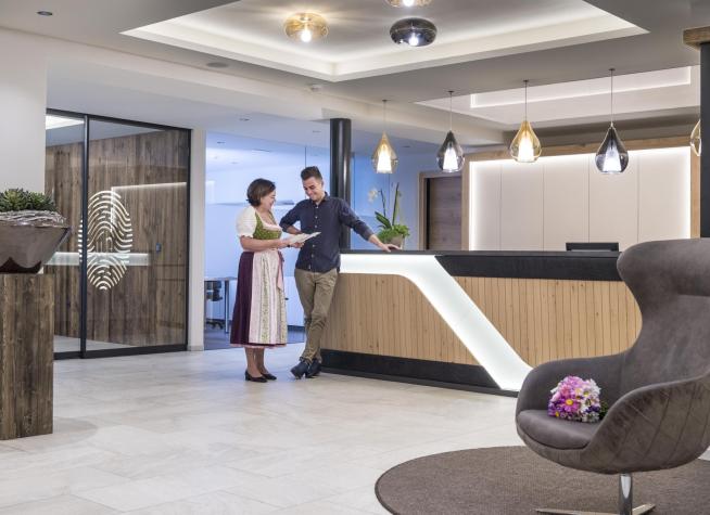 wiesnerhof-hotel-reception